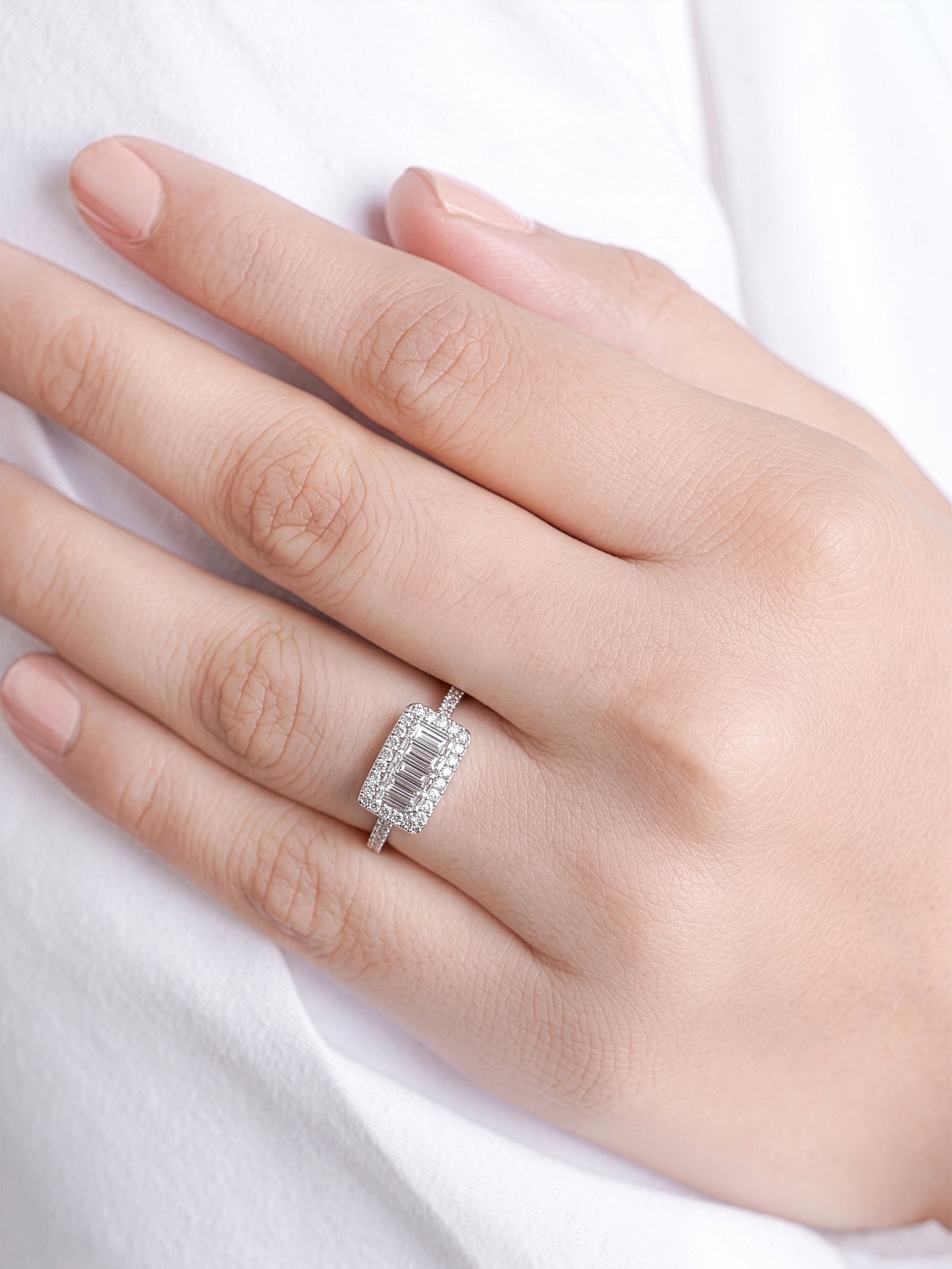 Arxen Solitaire Band Ring