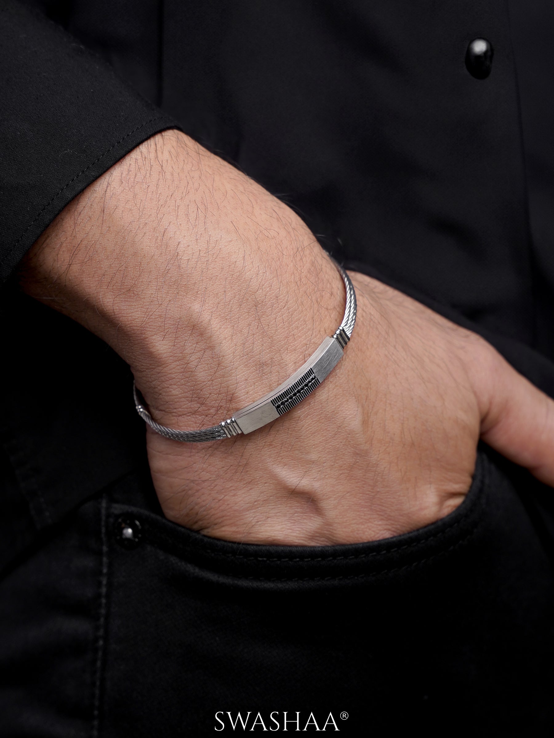 Dravix Wired Men's Bracelet