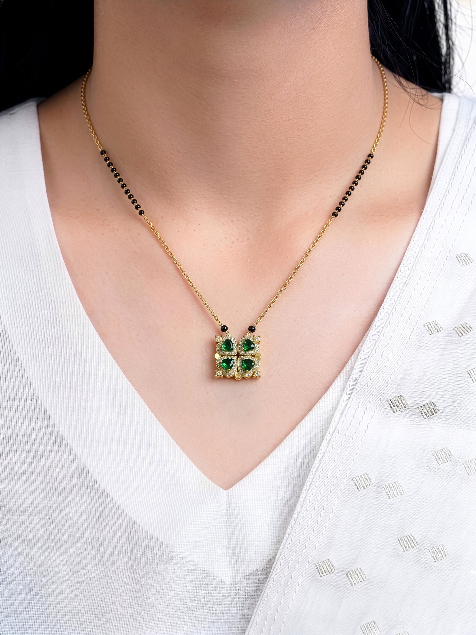Emerald Shiny Clover Mangalsutra