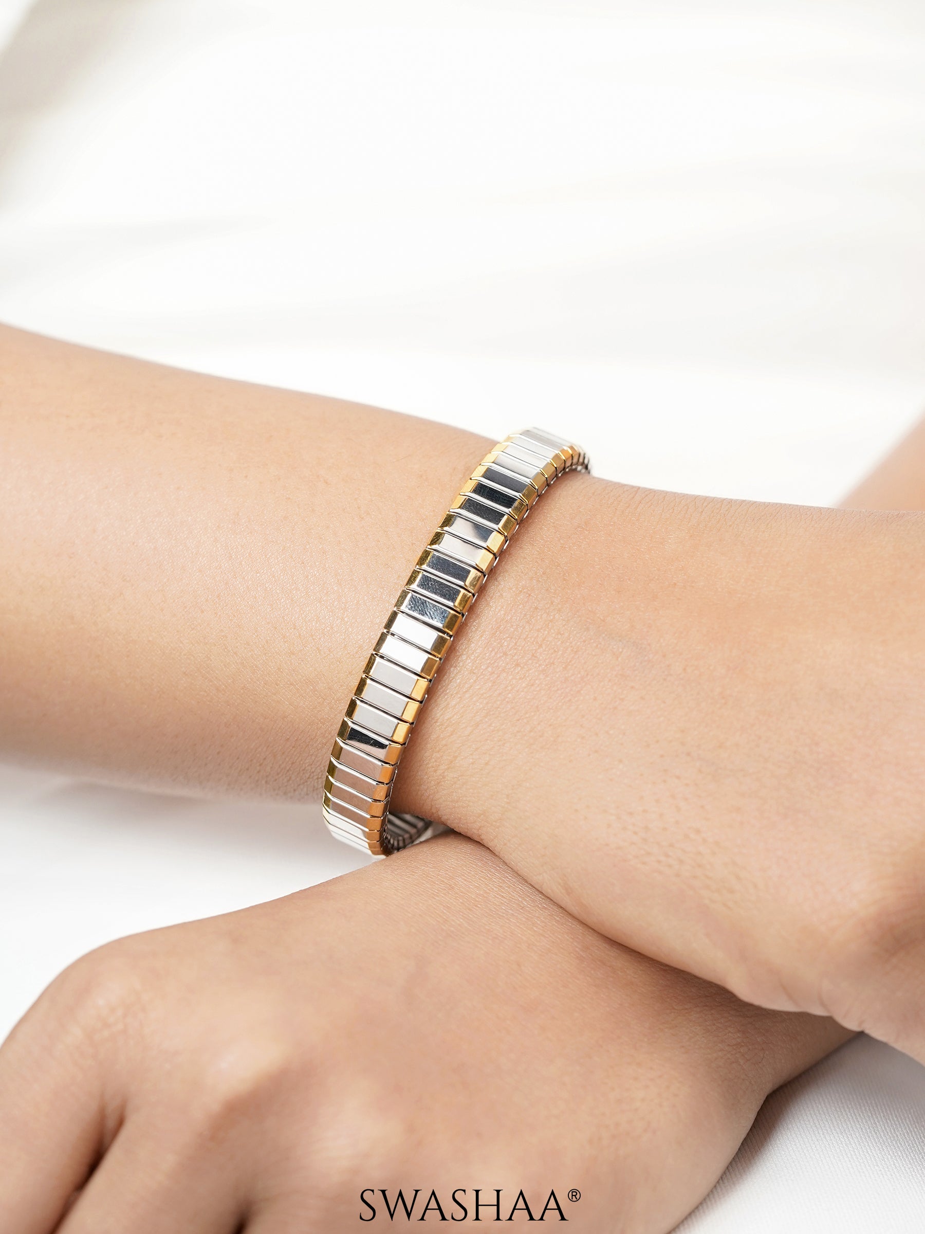 Nirahh Women's Bracelet