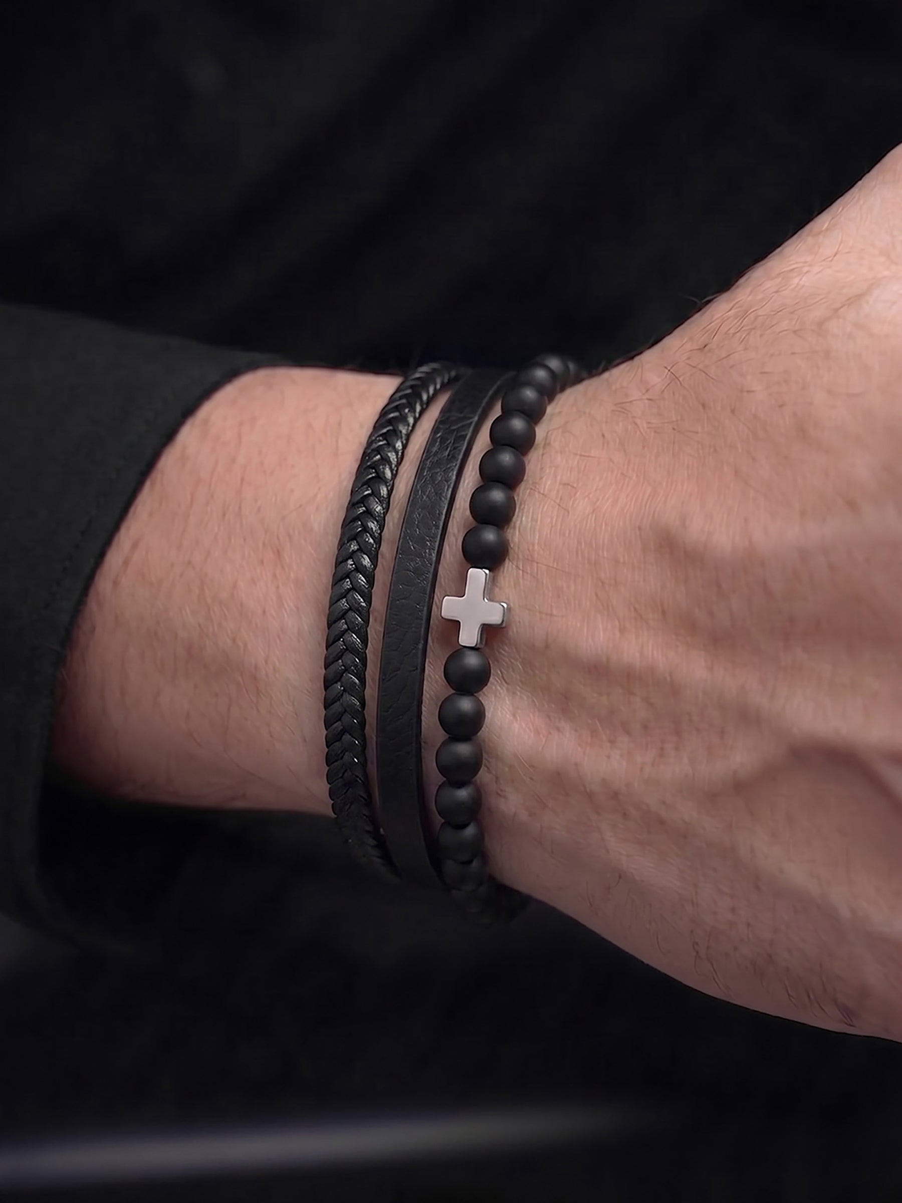 Ravian Cross Men's Leather Bracelet