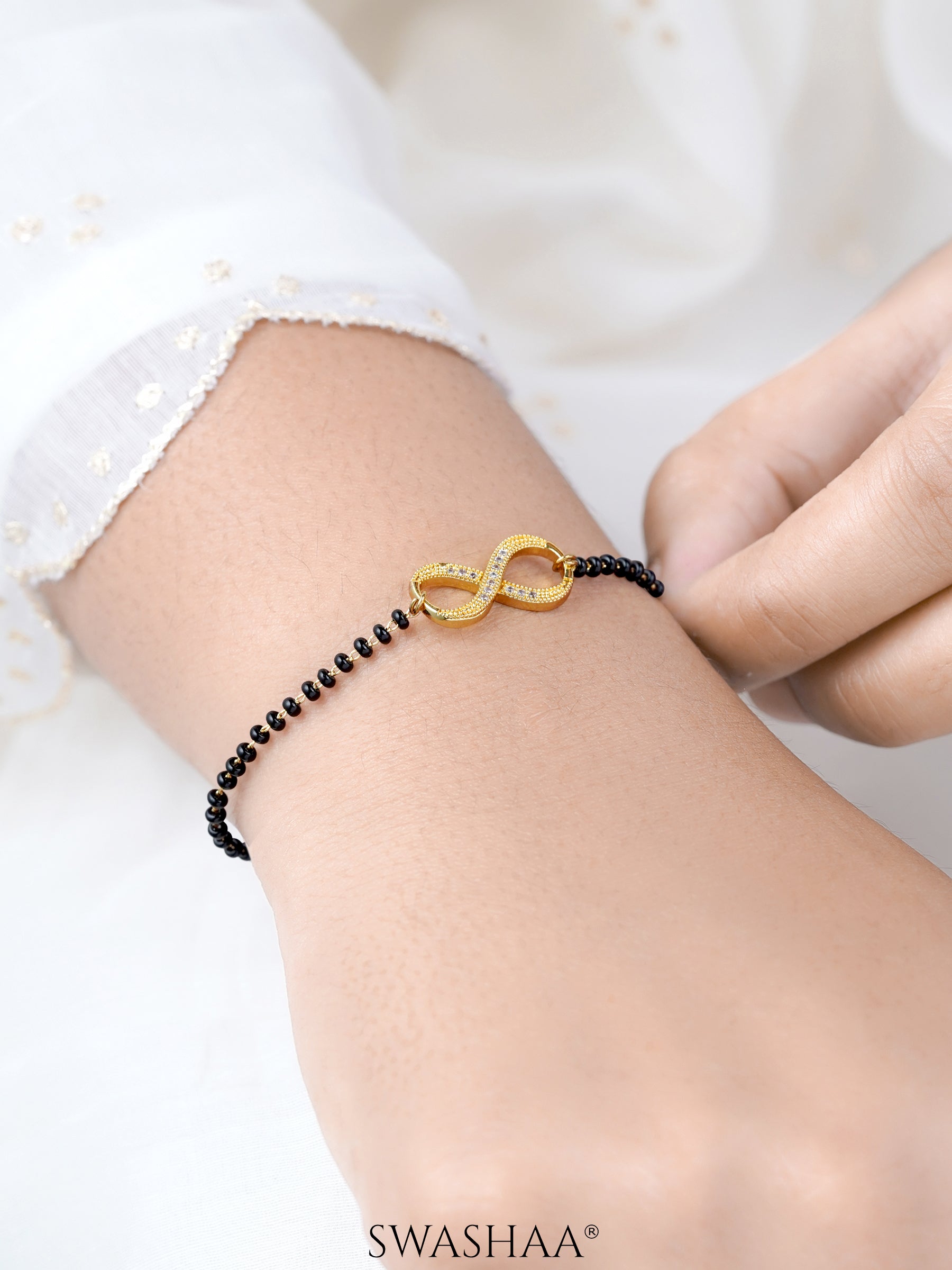 Riyana Infinity Mangalsutra Bracelet