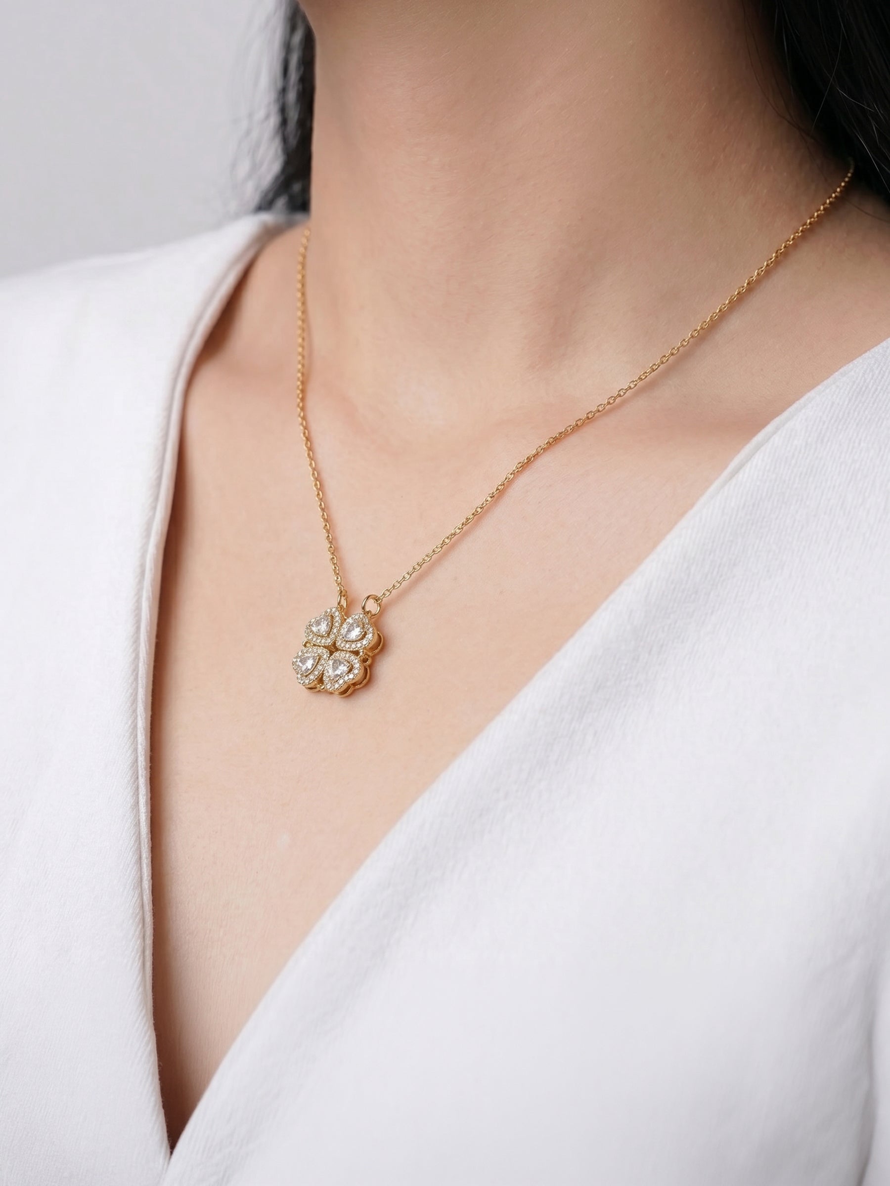 Shiny Clover Solitaire Necklace