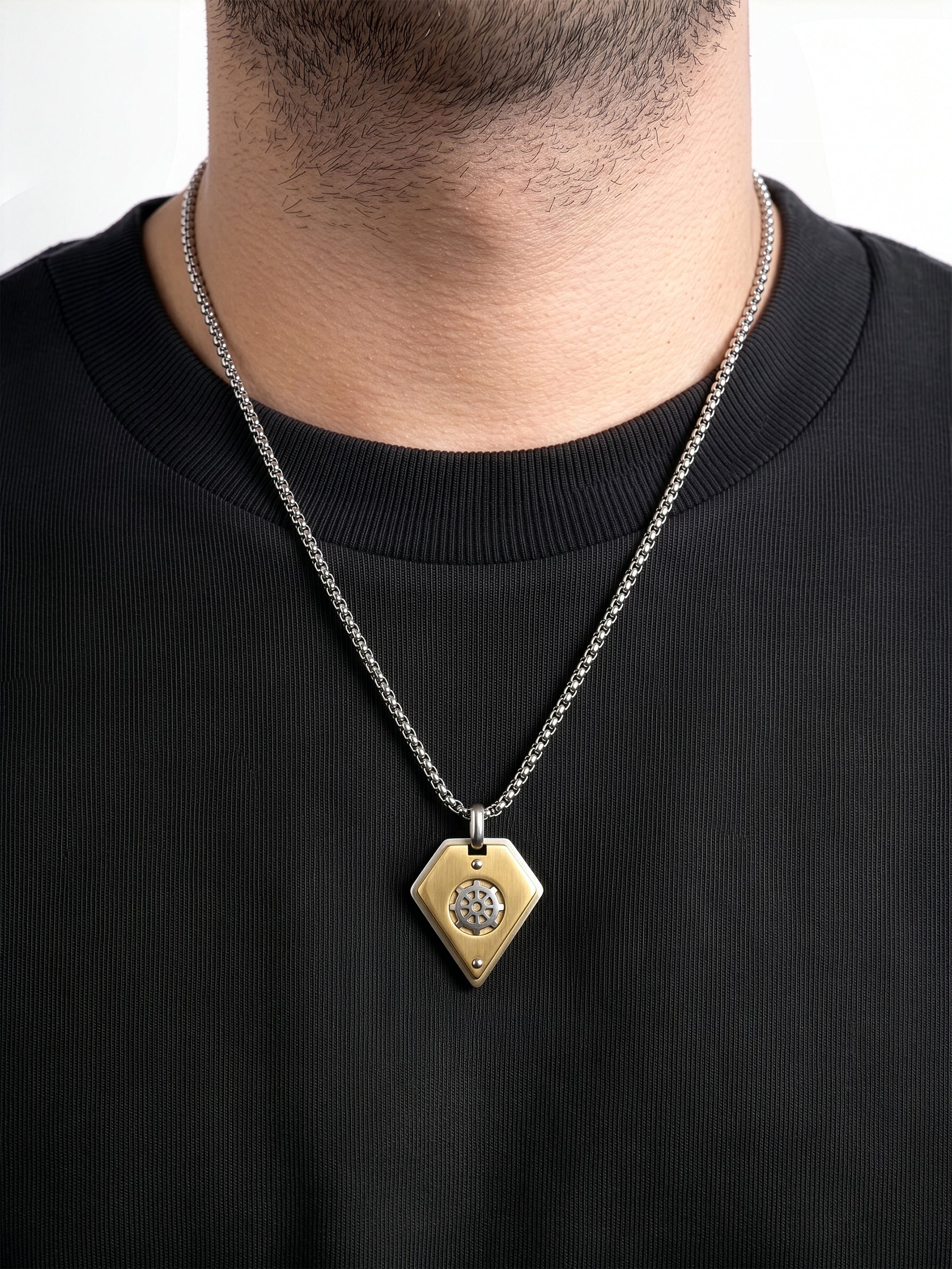 Sorev Men's Chain Pendant