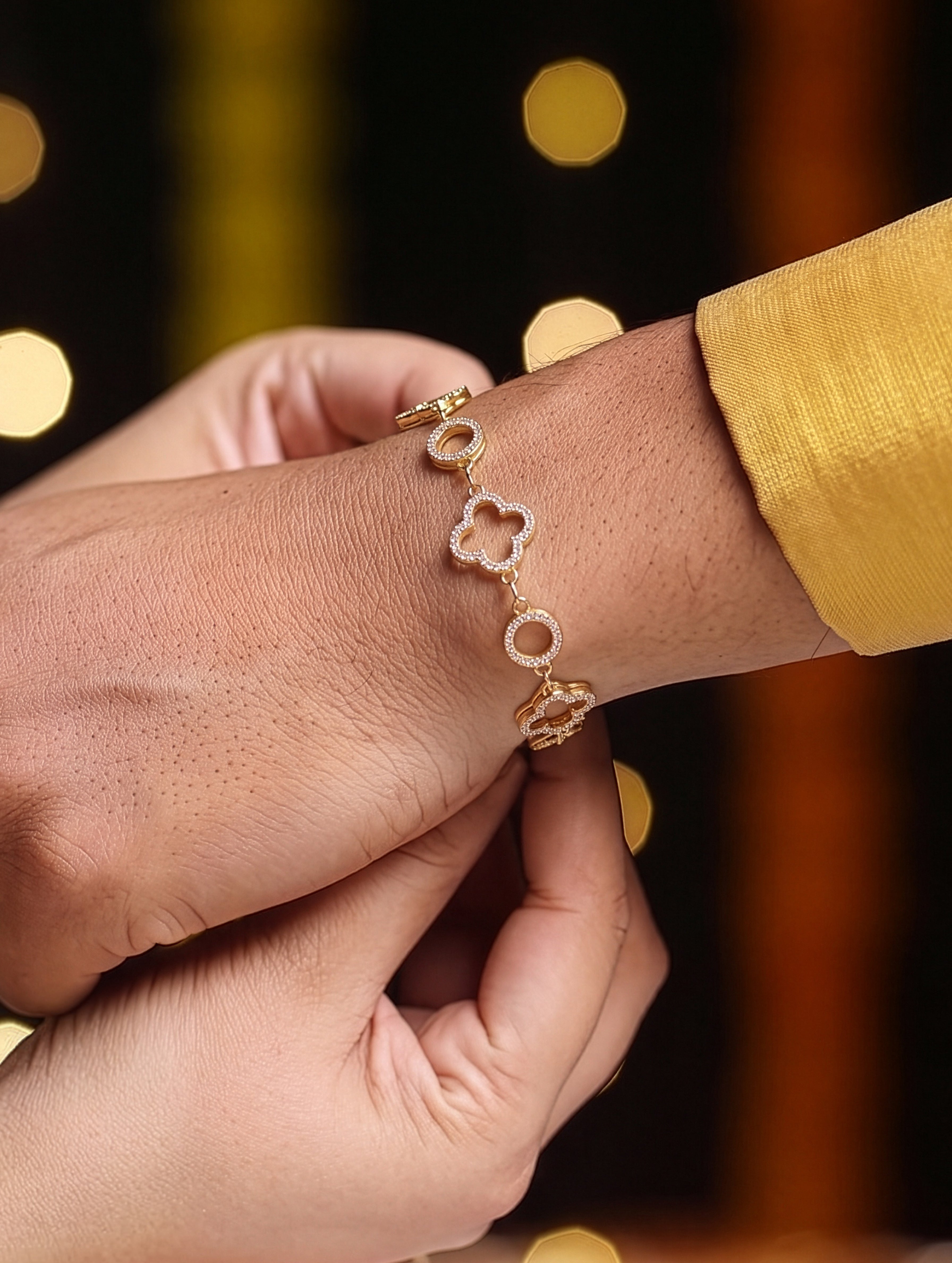 Tanira Holo Clover 18K Gold Plated Rakhi