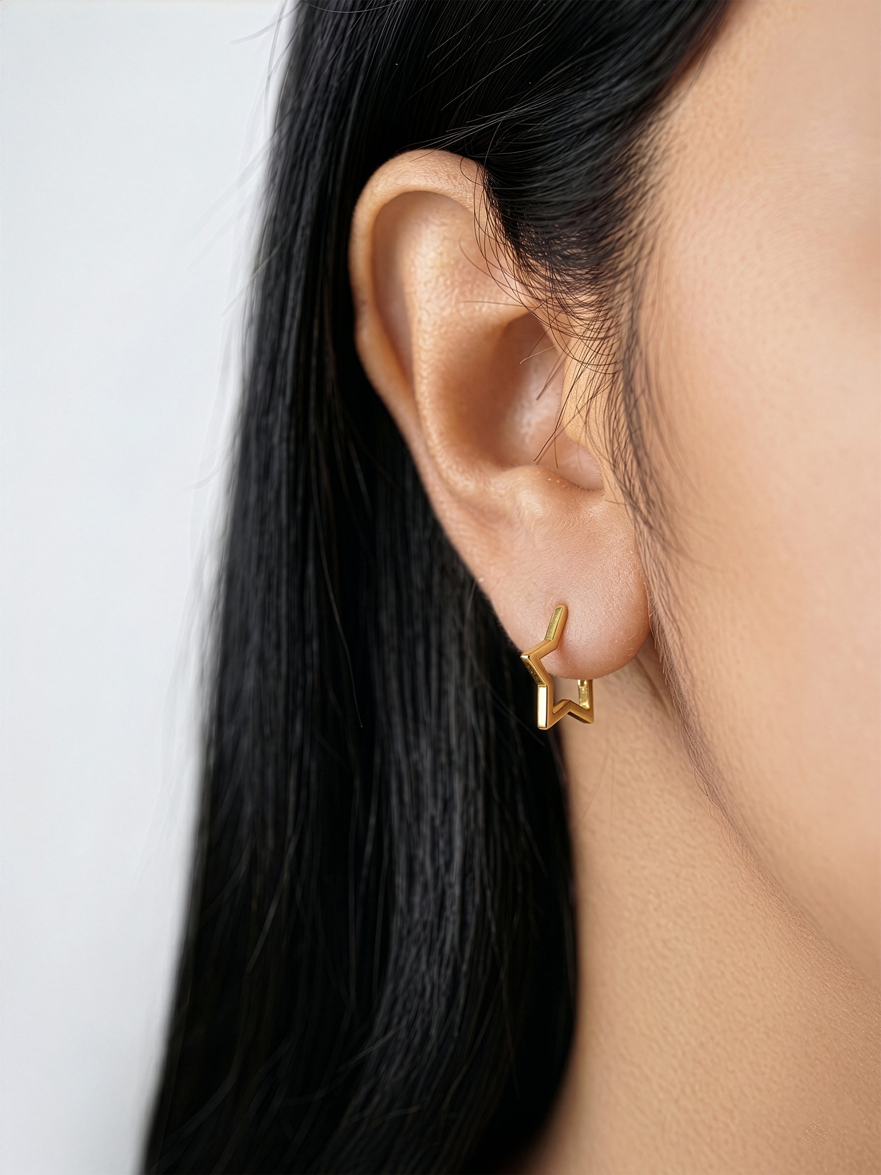 Tavina Star Women's Hoop Earrings