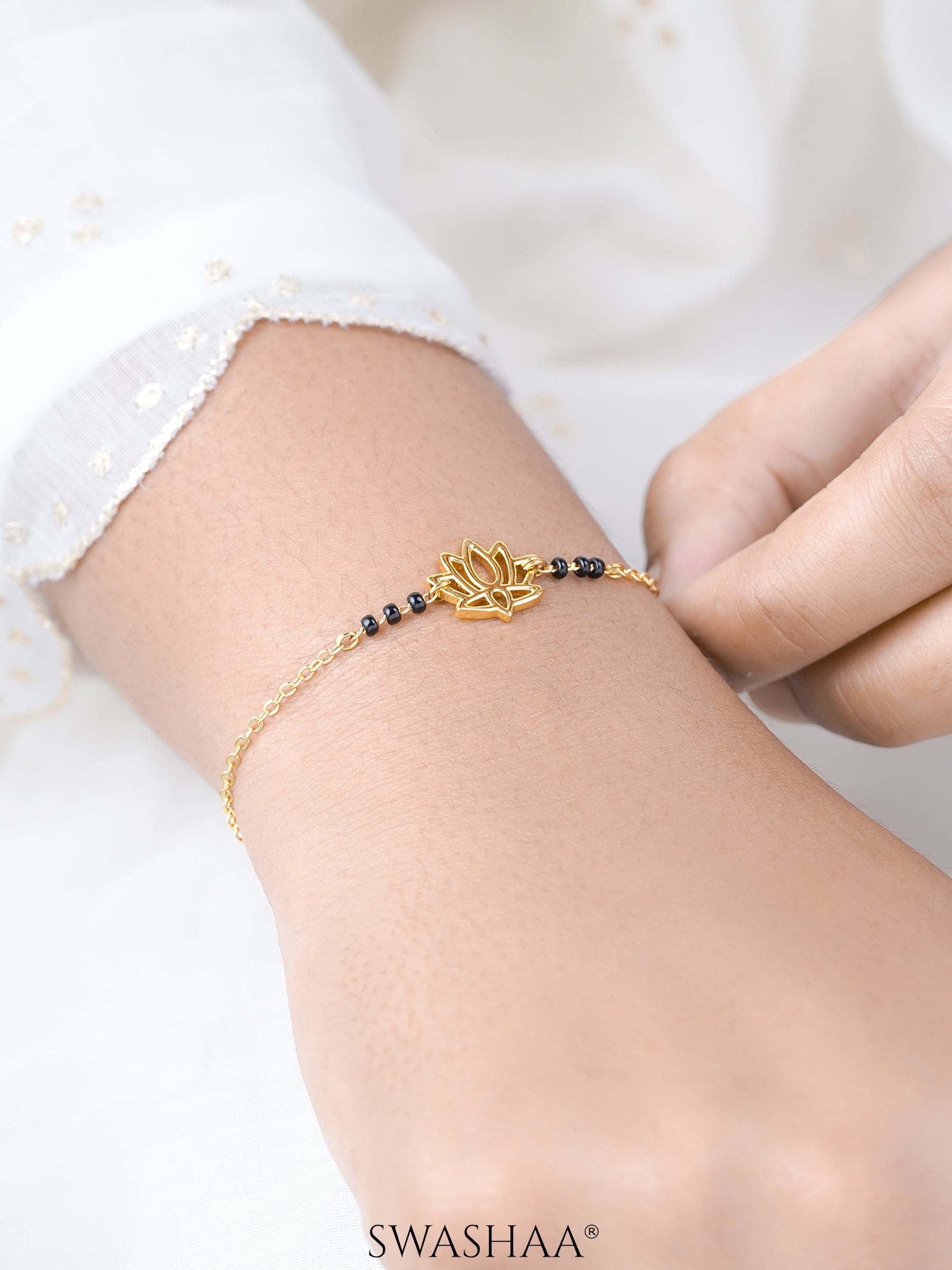 Aaradhya Lotus Motif Mangalsutra Bracelet