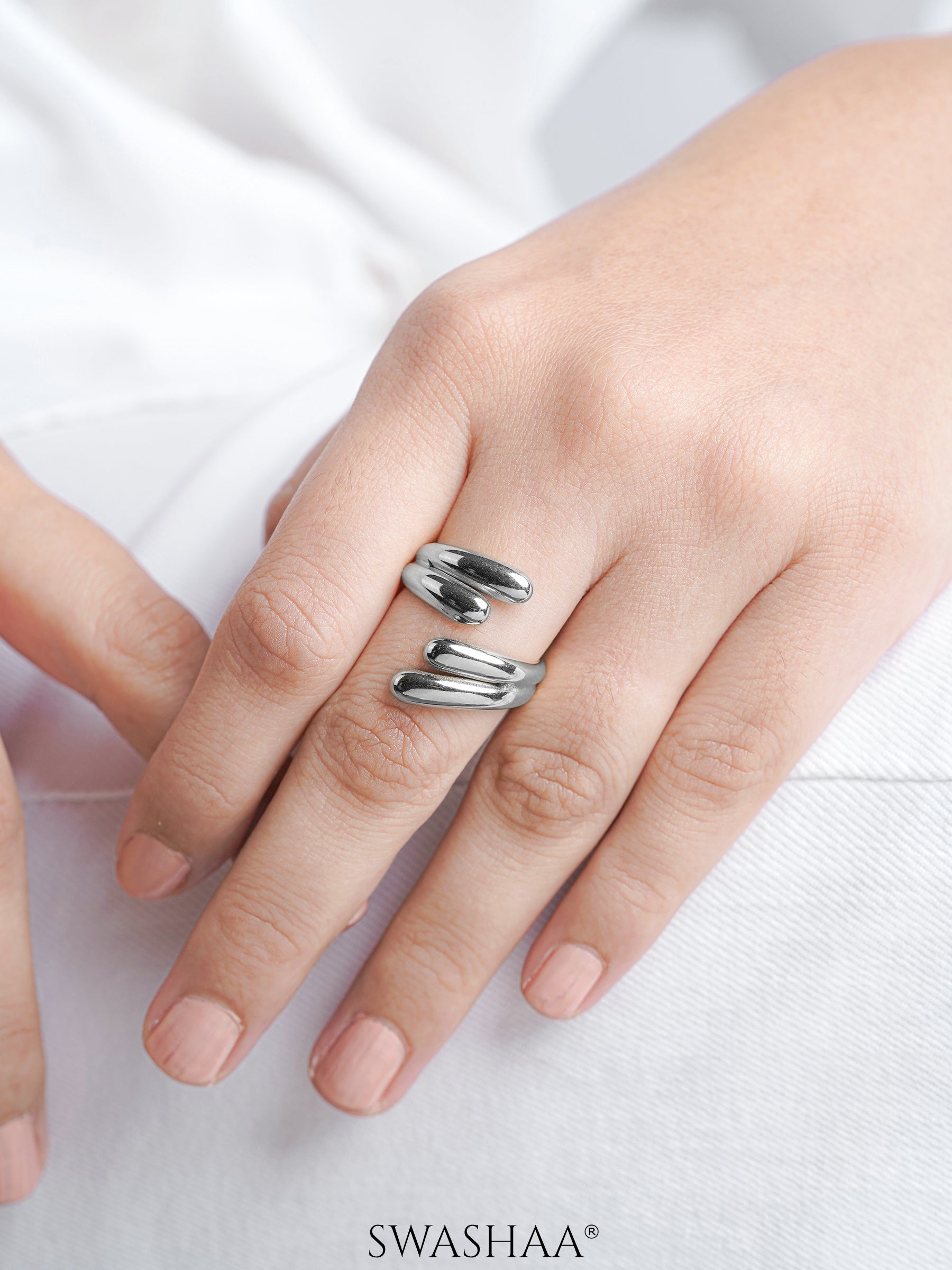 Aella Fluid Wrap Ring