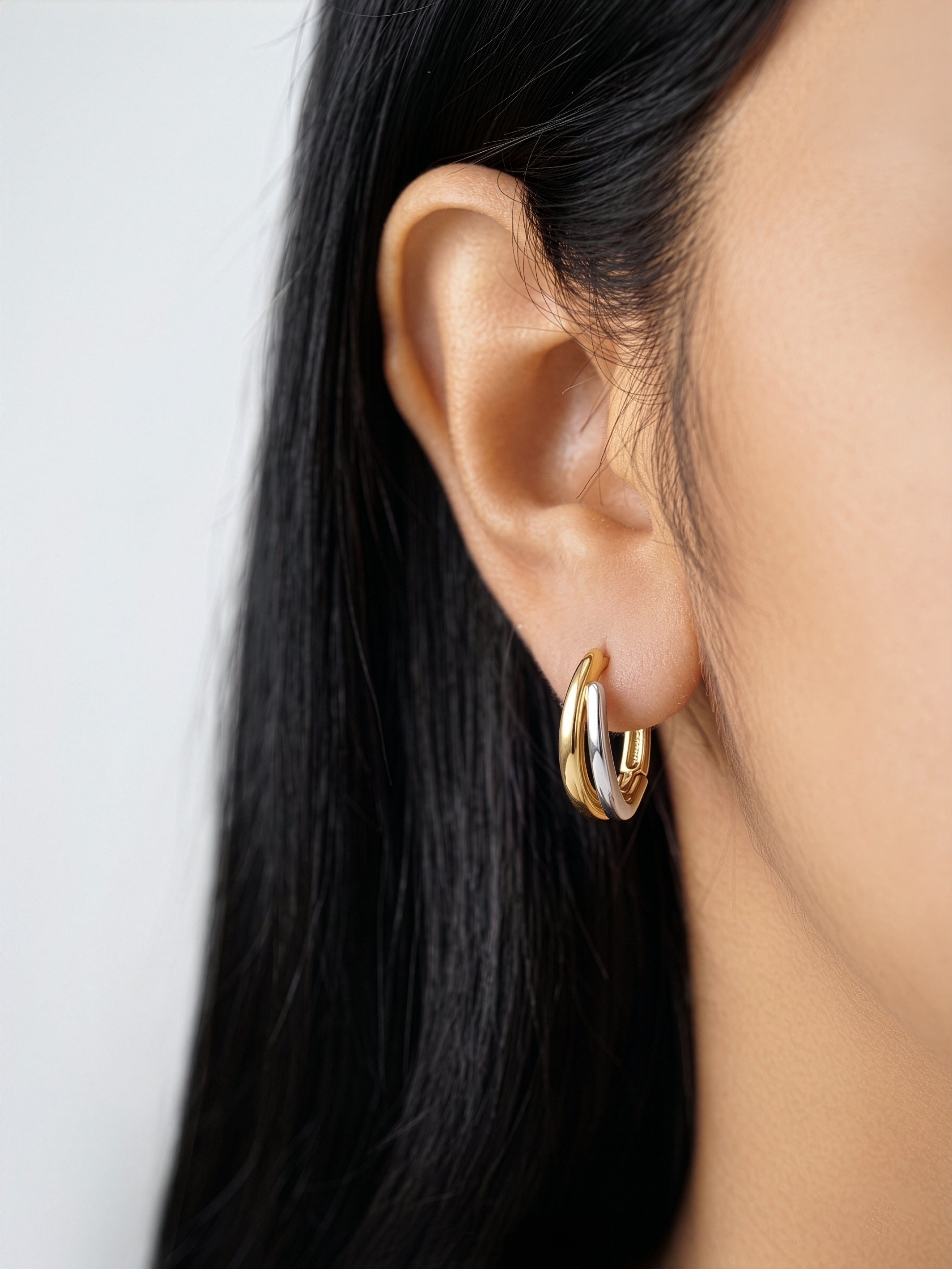 Arina Hoop Earrings