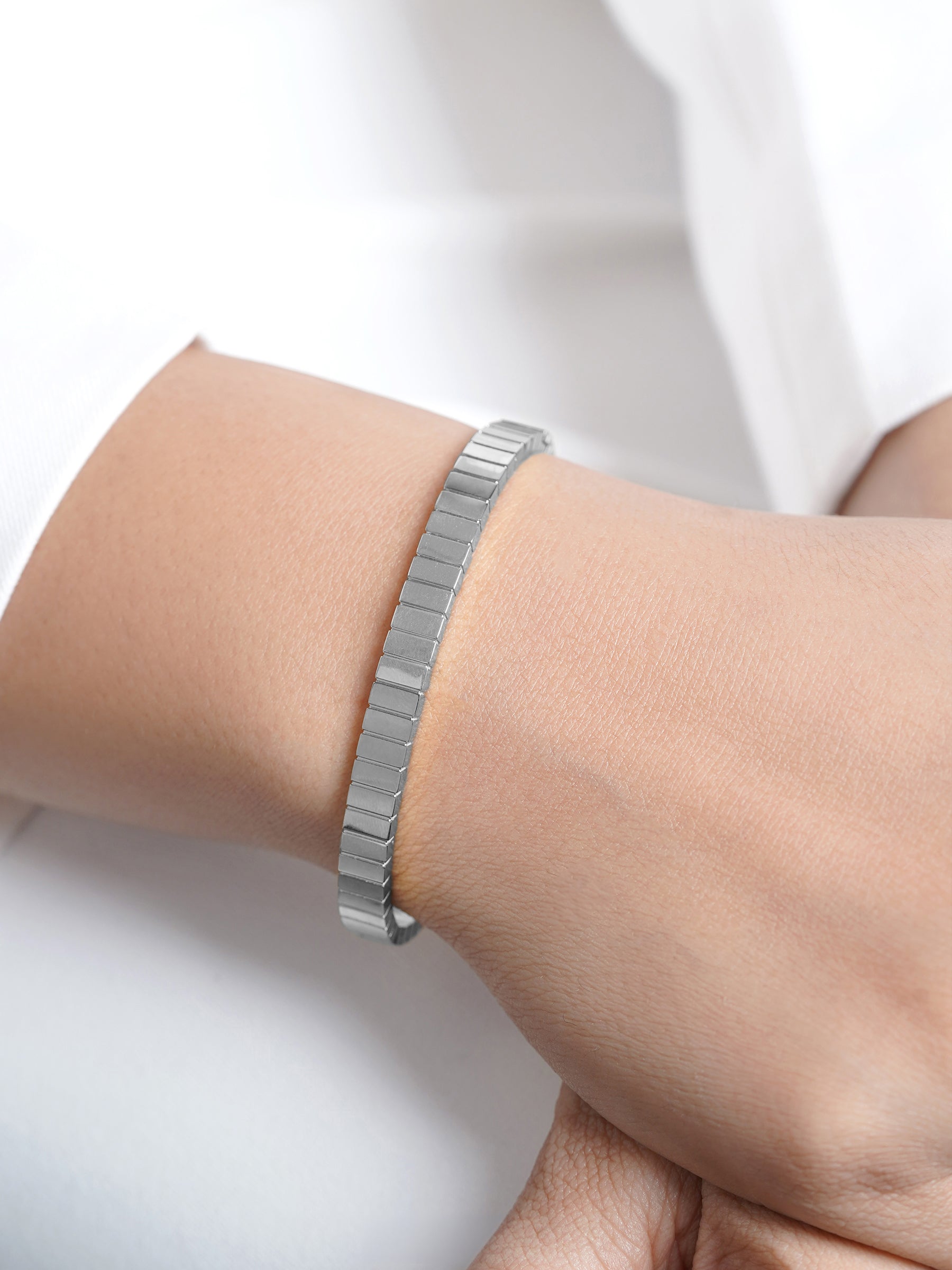 Aurelith Ribbed Silver Bracelet