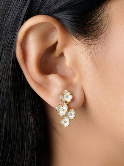 Daisy Pearl White Flower Earrings