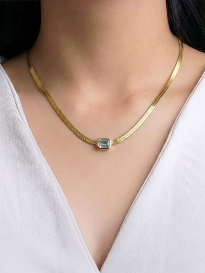 Elara Solitaire 18K Gold Plated Snake Chain Necklace