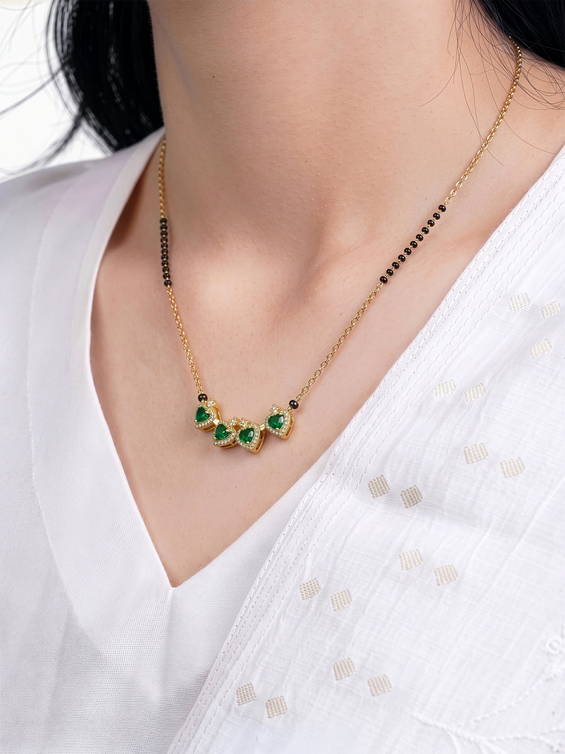 Emerald Shiny Clover Mangalsutra