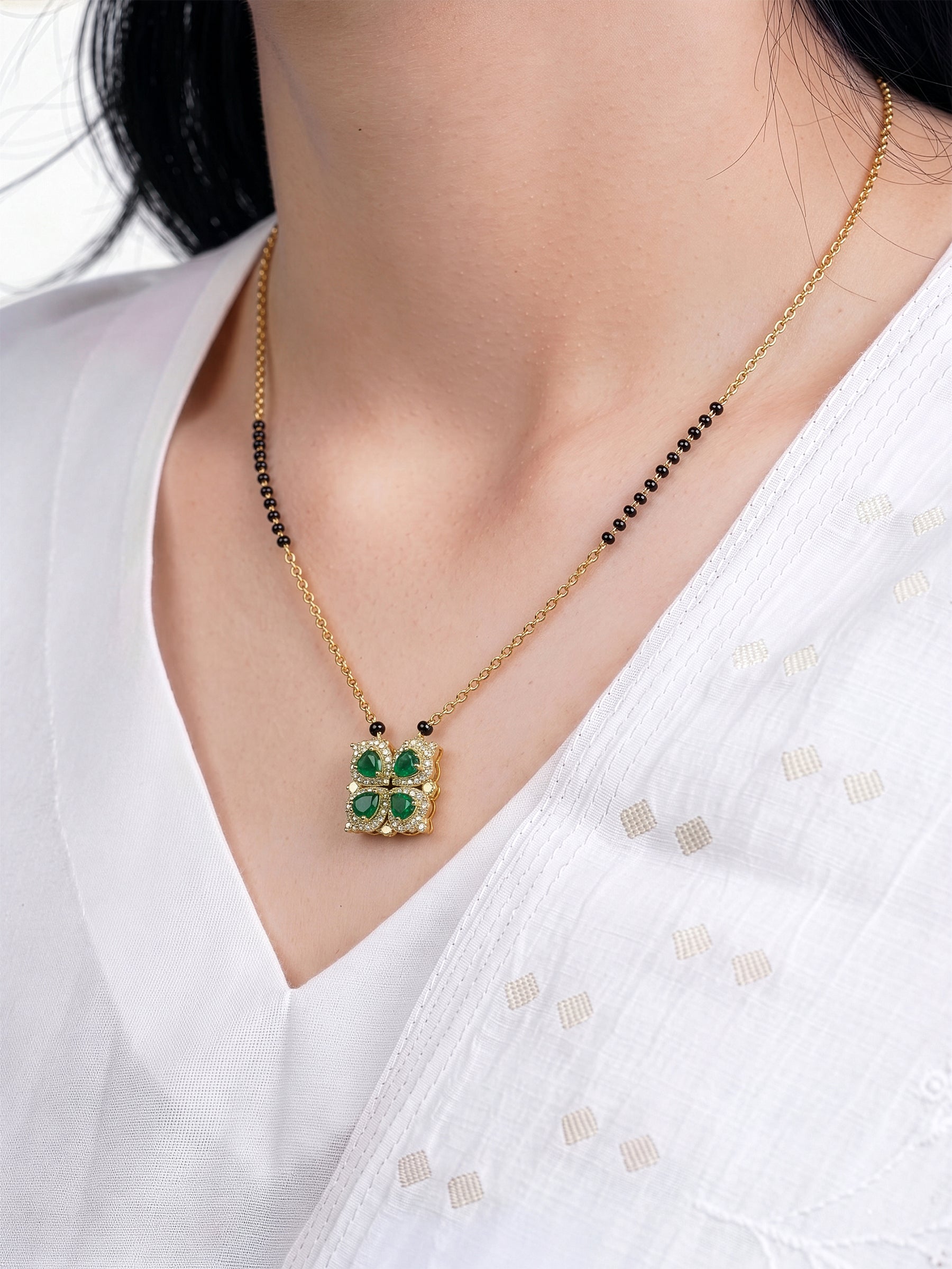 Emerald Shiny Clover Mangalsutra
