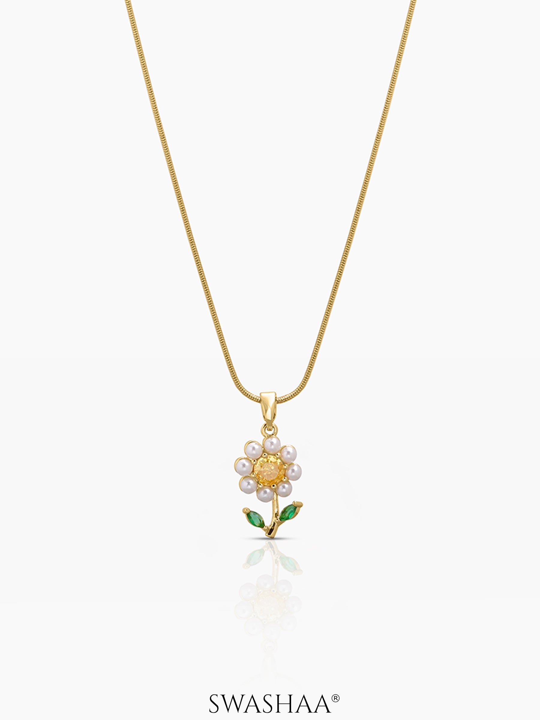 Emily Pearl Flower Necklace 18K Gold Plated