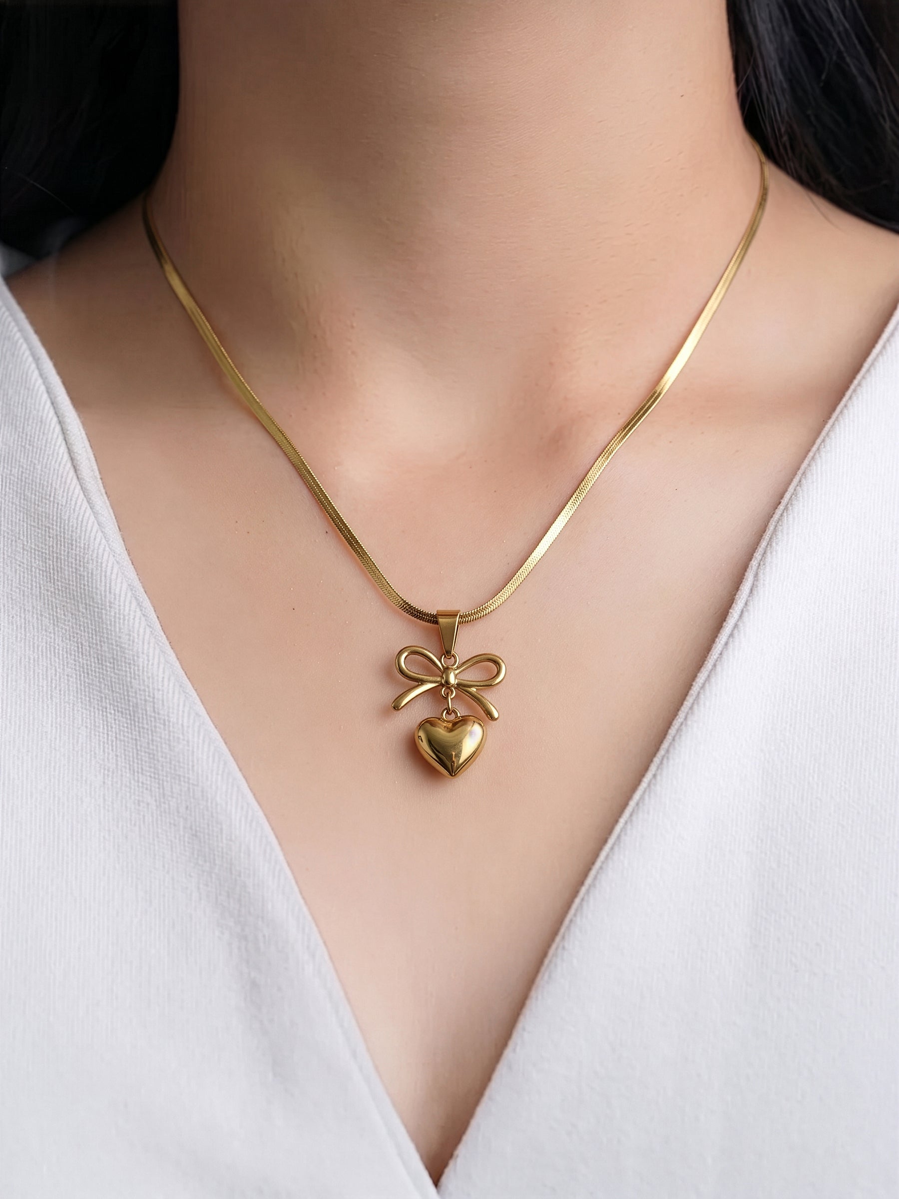 Marvella bow Heart Necklace