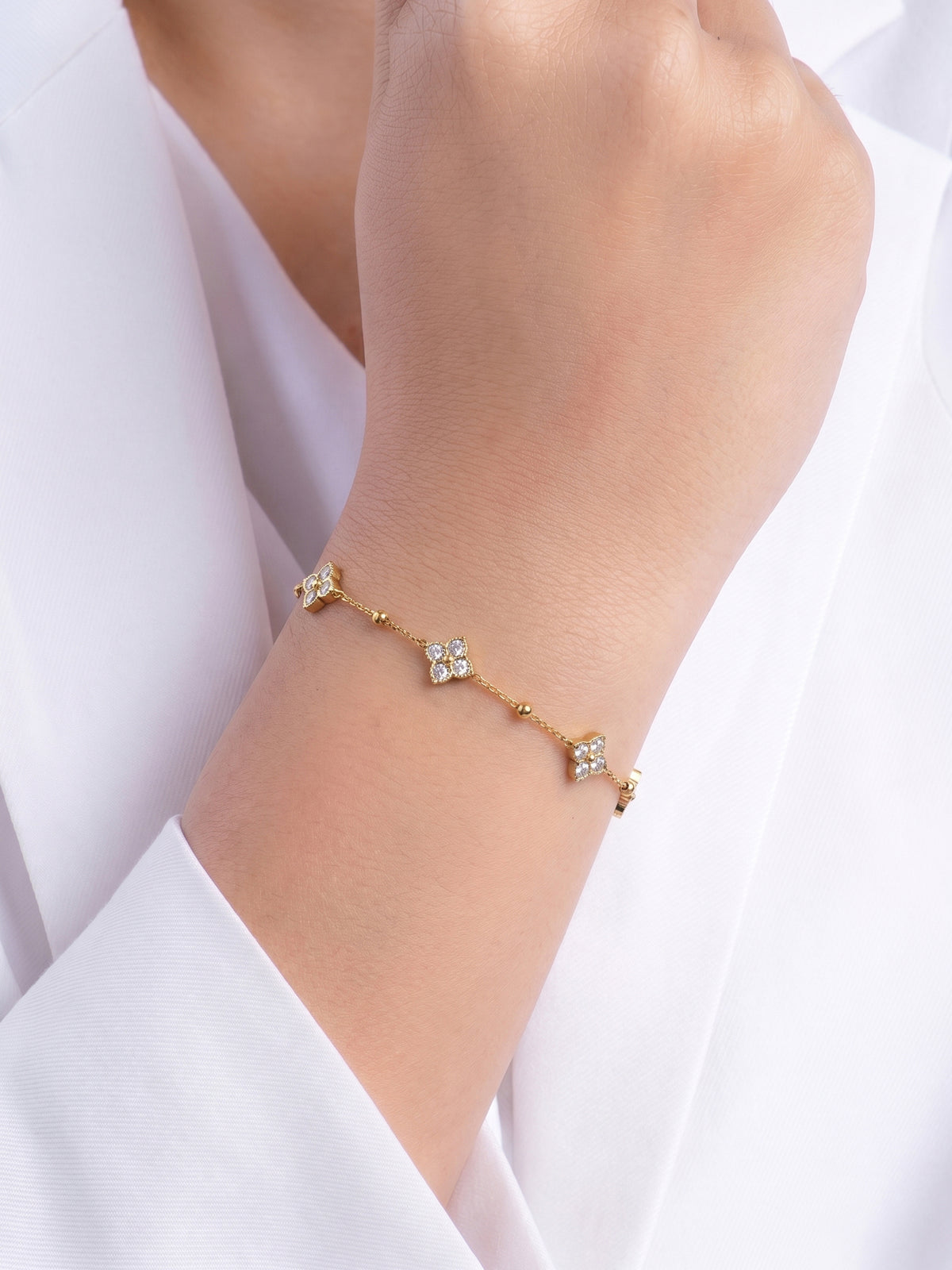 Merolia Floral Diamond 18K Gold Plated Chain Bracelet