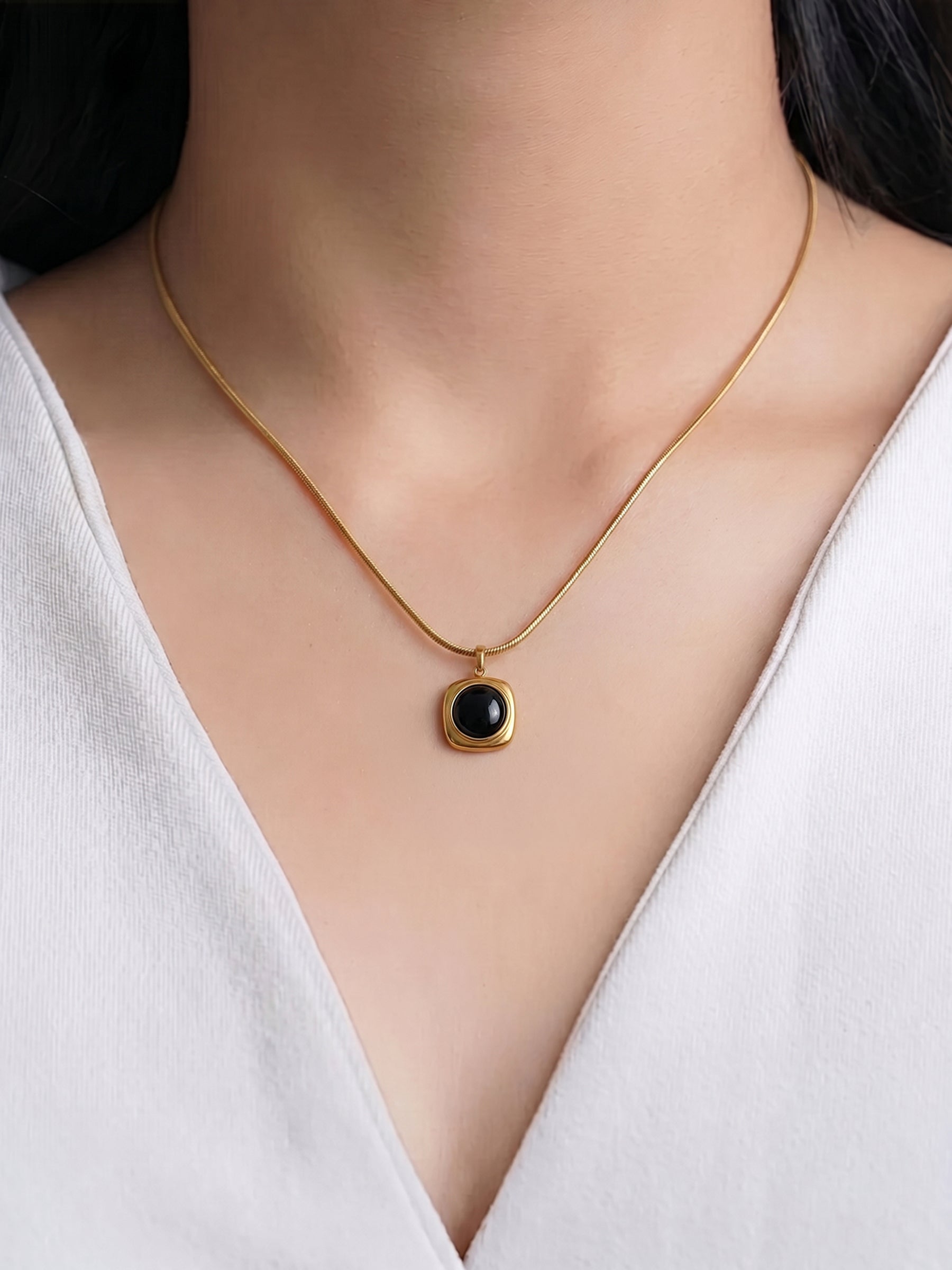 Noir Black Halo Necklace