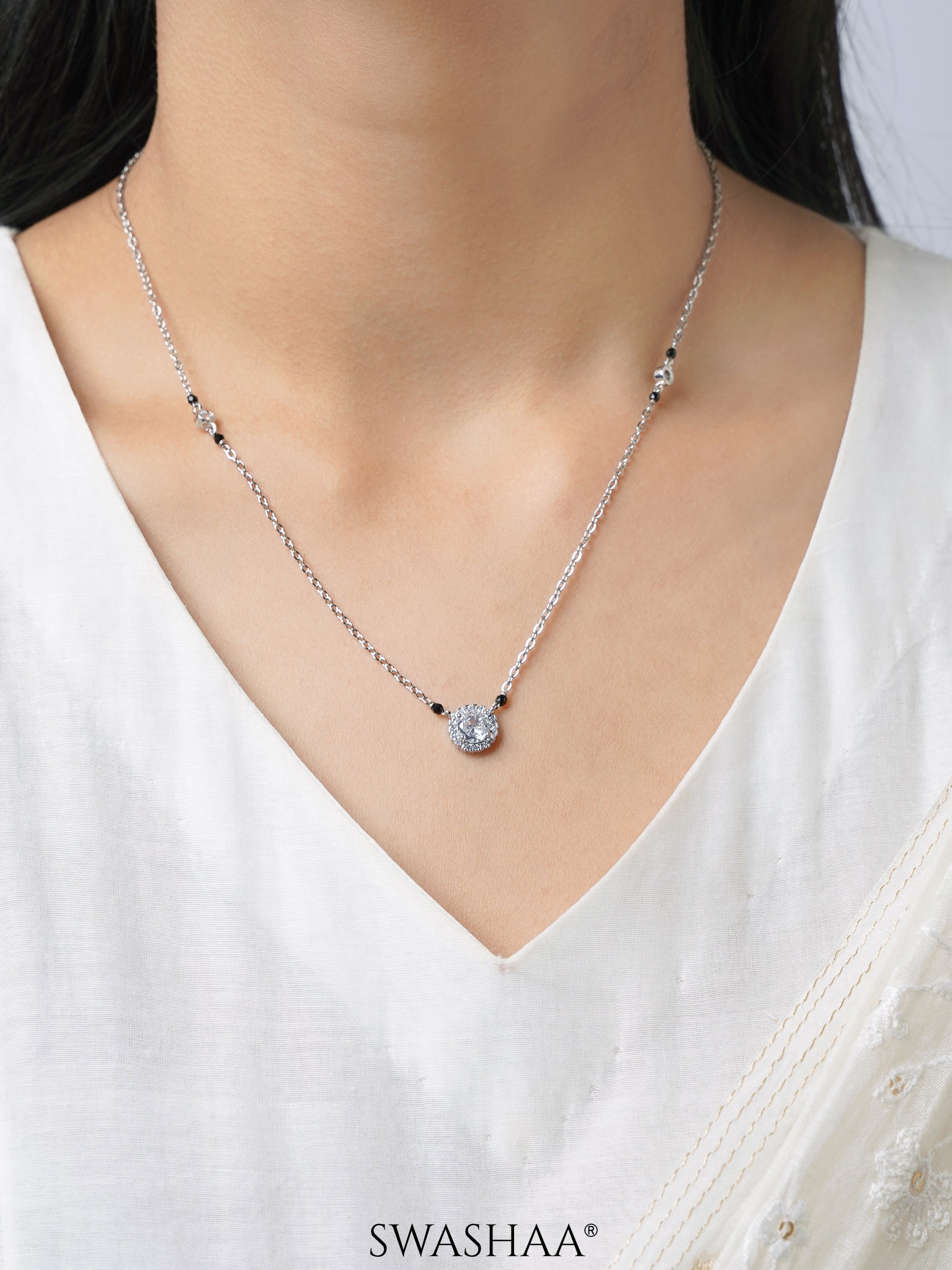 Nyra Solitaire Diamond Mangalsutra