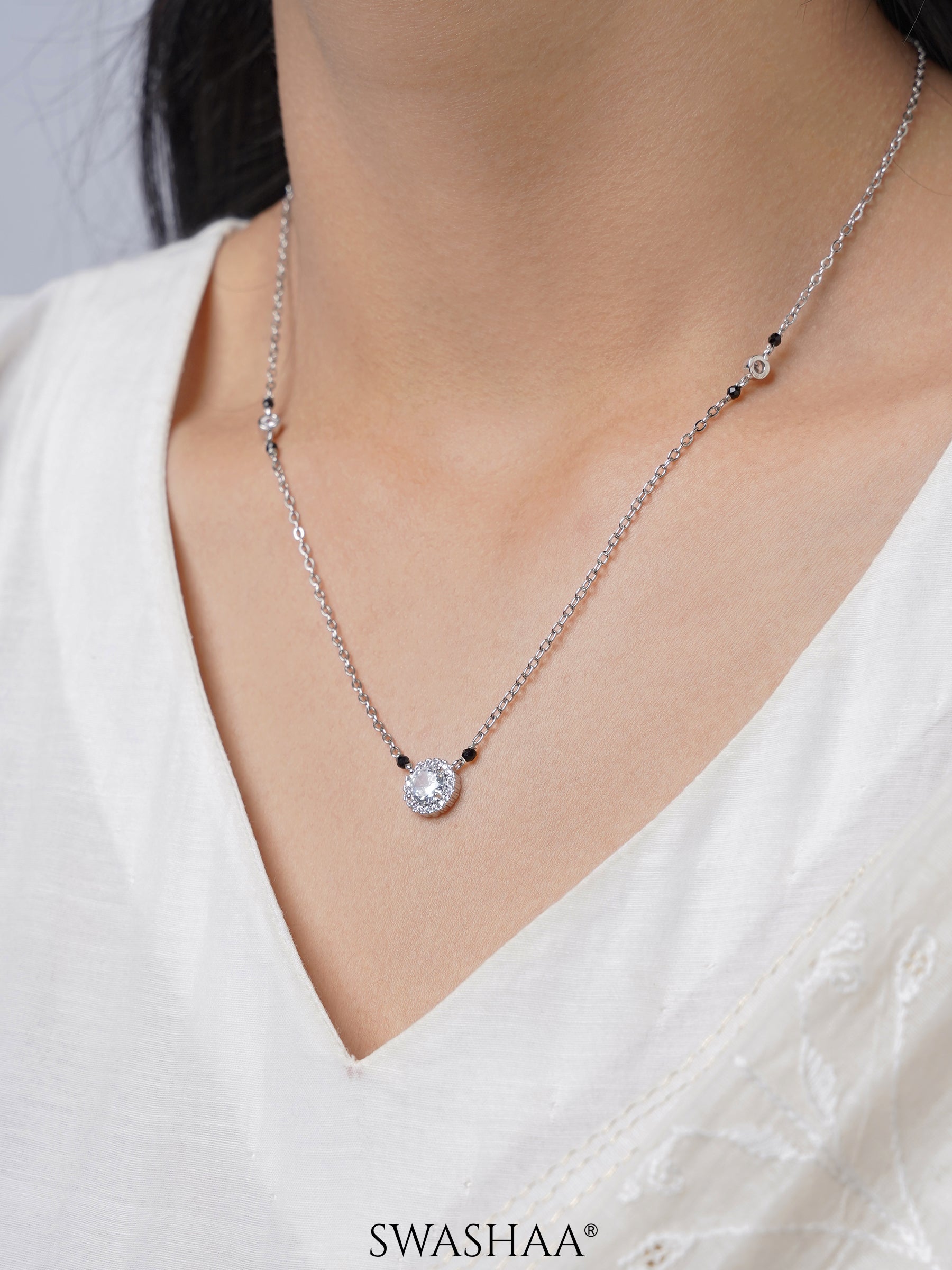 Nyra Solitaire Diamond Mangalsutra