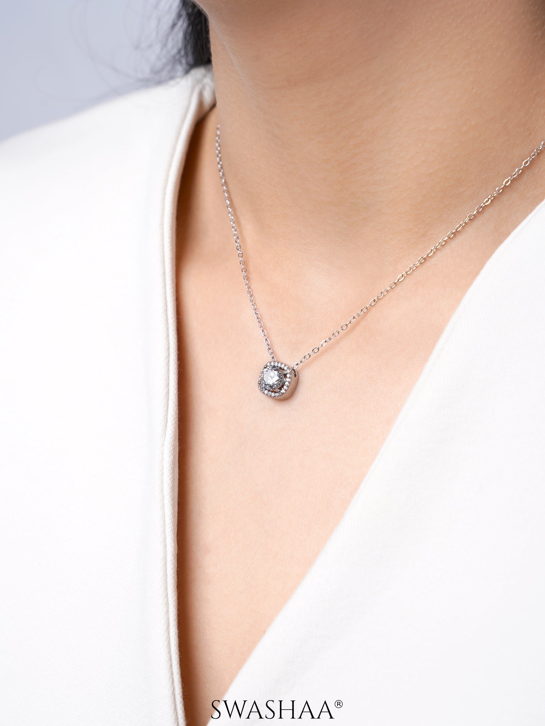 Reine Solitaire Diamond Necklace