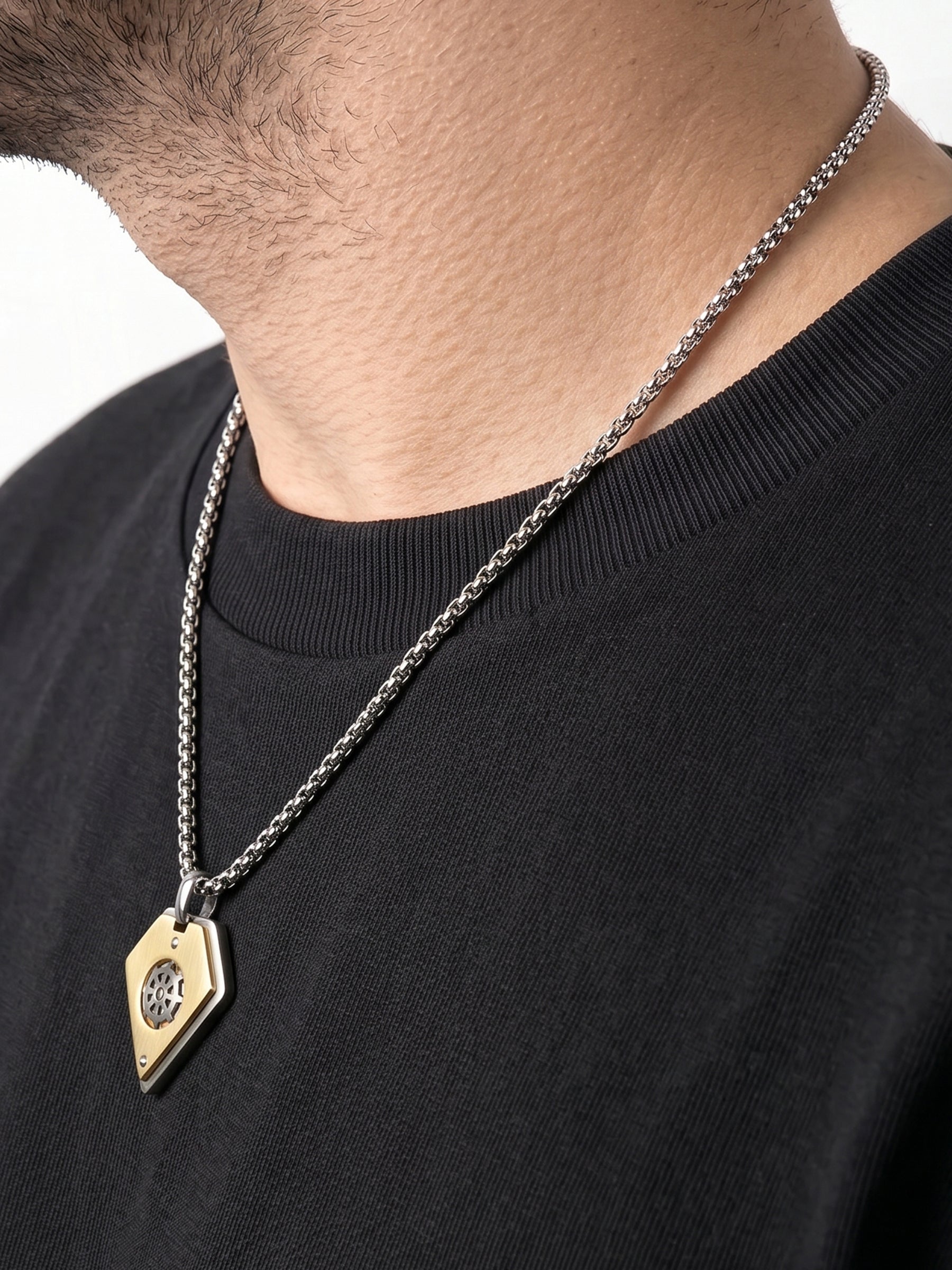 Sorev Men's Chain Pendant